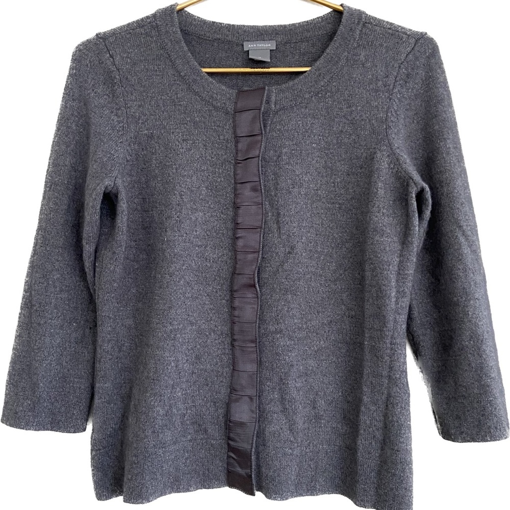 ANN TAYLOR cardigan with grosgrain ribbon - M